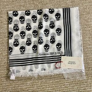 NWT ALEXANDER MCQUEEN Biker Skull Print Scarf Modal White